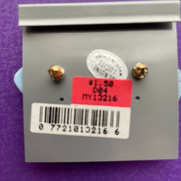 Bundle 3/$12.  Light Blue Vintage Lucite Earrings - Picture 3 of 3